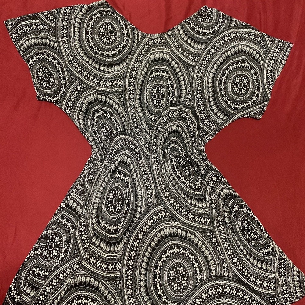 🌹🌹“SPX” B&W Midi dress size L